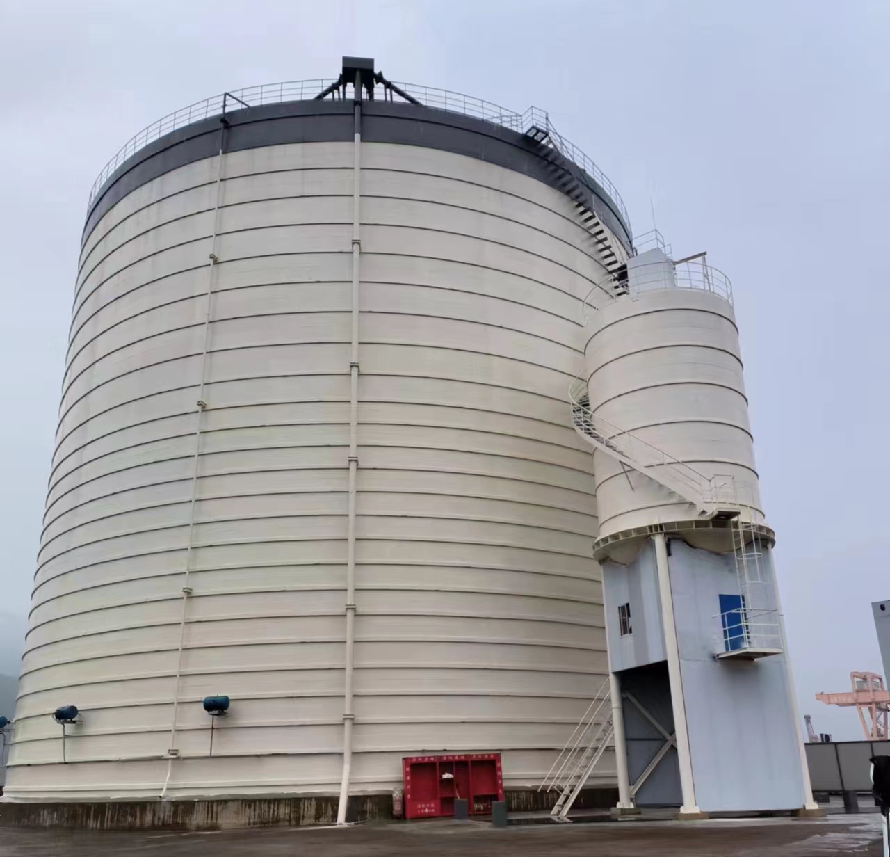 聂荣10万吨水泥钢板库